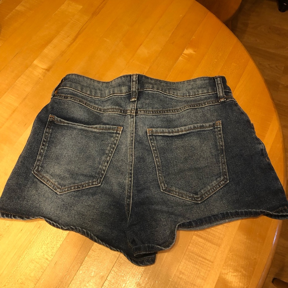 Button Front Denim Shorts, Sz 9/29 - Picture 3 of 3